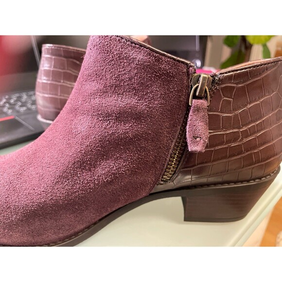 Vionic Women’s Marisa Suede embossed booties size 9.5 NWOT - Picture 8 of 8